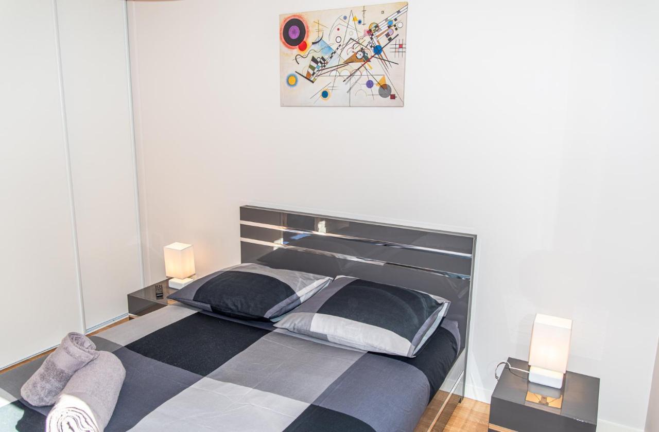 Appartement Le Victoria hyper-centre Décines Extérieur photo
